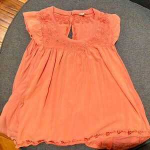 POL Coral BoHo Babydoll Swing Top, Embroidered Ruffle sleeve Button Slit Back